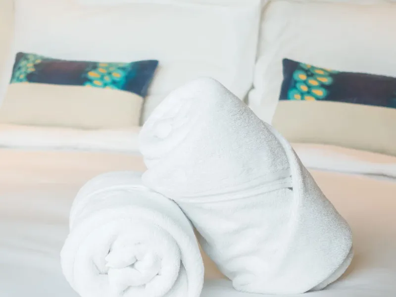 Laundrykhalas luxury bed and bath linen deep cleaning in Abu Dhabi